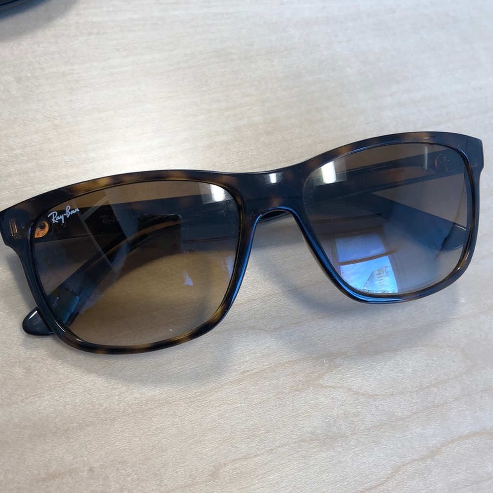 Ray-Ban unisex sunglasses
